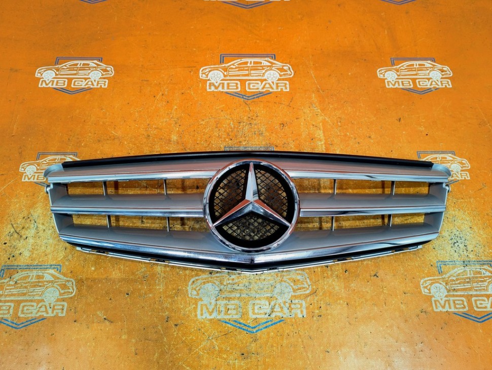 Решетка радиатора MERCEDES-BENZ C-класс W204/S204 (2006 - 2011) фото 1 — Разборка Мерседес