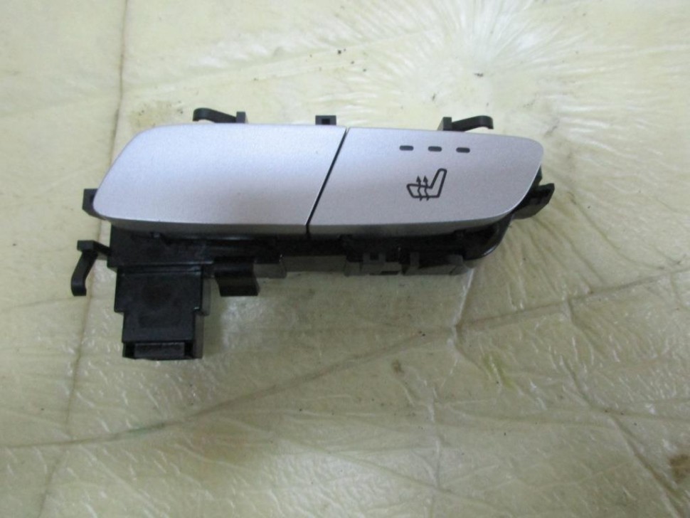 Кнопка обогрева сидений MERCEDES-BENZ E-класс W213/S213/C238/A238 (2016 - 2021) фото 1 — Разборка Мерседес