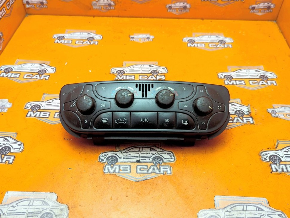Панель управления климатом MERCEDES-BENZ C-класс W203/S203/CL203 (2000 - 2004) фото 1 &mdash; Разборка Мерседес