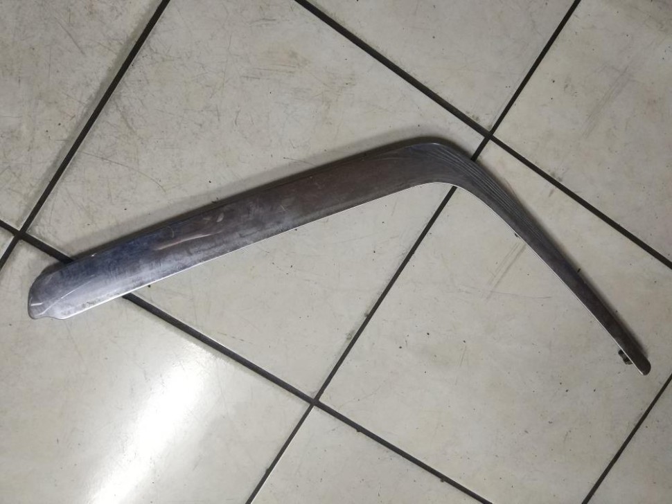 Хром переднего бампера MERCEDES-BENZ W124 W124/S124/C124/A124 (1984 - 1993) фото 1 — Разборка Мерседес