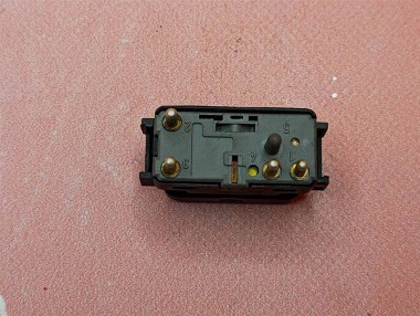 Кнопка стеклоподъемников MERCEDES-BENZ W124 W124/S124/C124/A124 (1984 - 1993) — Разборка Мерседес