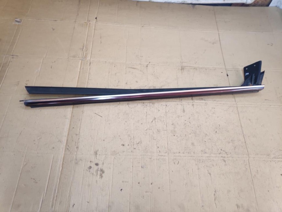 Молдинг стекла двери MERCEDES-BENZ CLK-класс C209/W209 (2002 - 2005) фото 1 — Разборка Мерседес