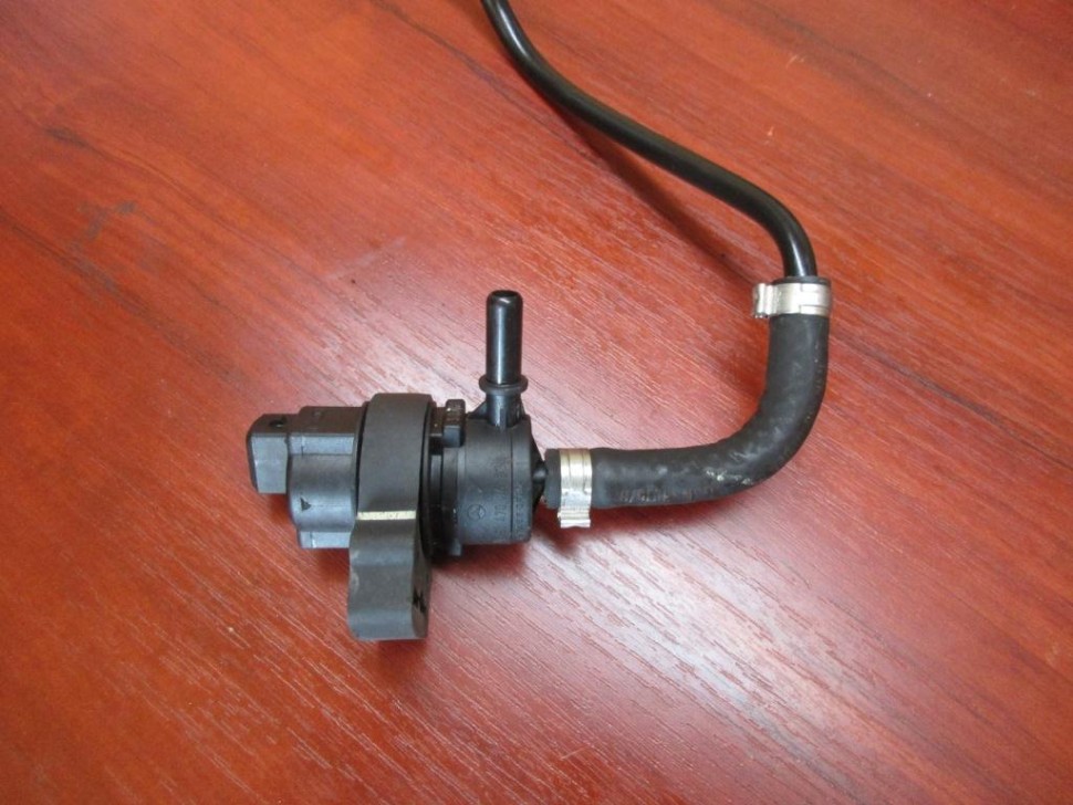 Клапан вентиляции MERCEDES-BENZ M-класс W163 (1997 - 2001) фото 1 — Разборка Мерседес