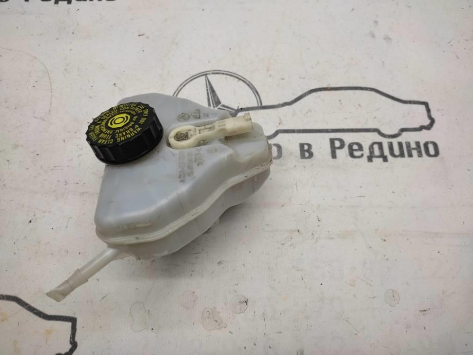 Бачок тормозной жидкости MERCEDES-BENZ C-класс W205/S205/C205/A205 (2014 - 2018) фото 1 — Разборка Мерседес
