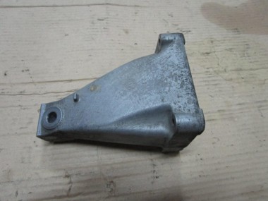 Лапа правая MERCEDES-BENZ Sprinter W901-905 (1995 - 2006) — Разборка Мерседес