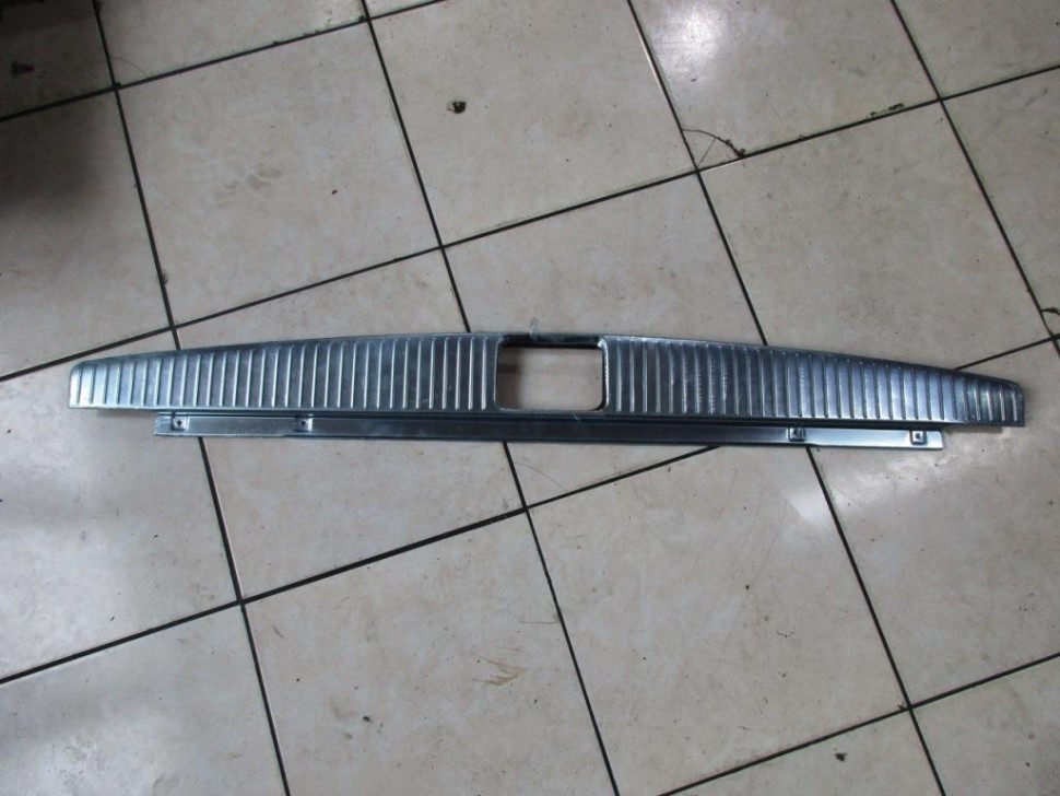 Накладка замка багажника MERCEDES-BENZ E-класс W212/S212/C207/A207 (2009 - 2013) фото 1 — Разборка Мерседес