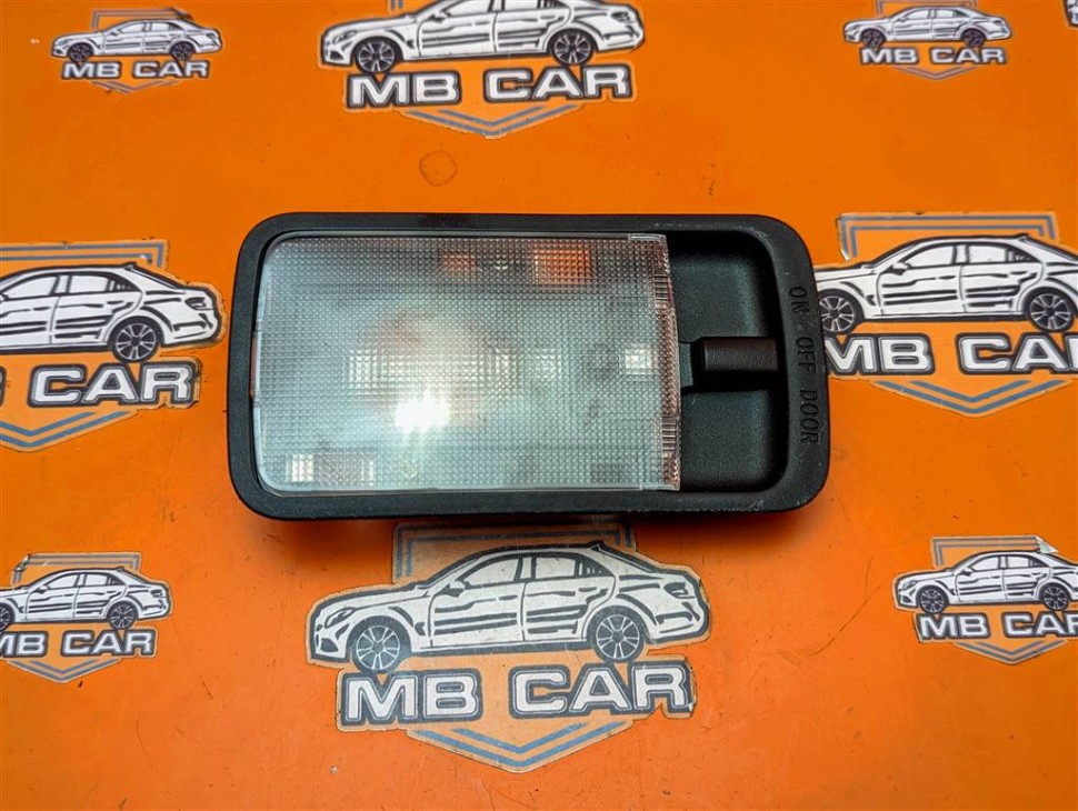 Плафон салона MERCEDES-BENZ X-класс I (2017 - 2020) фото 1 — Разборка Мерседес