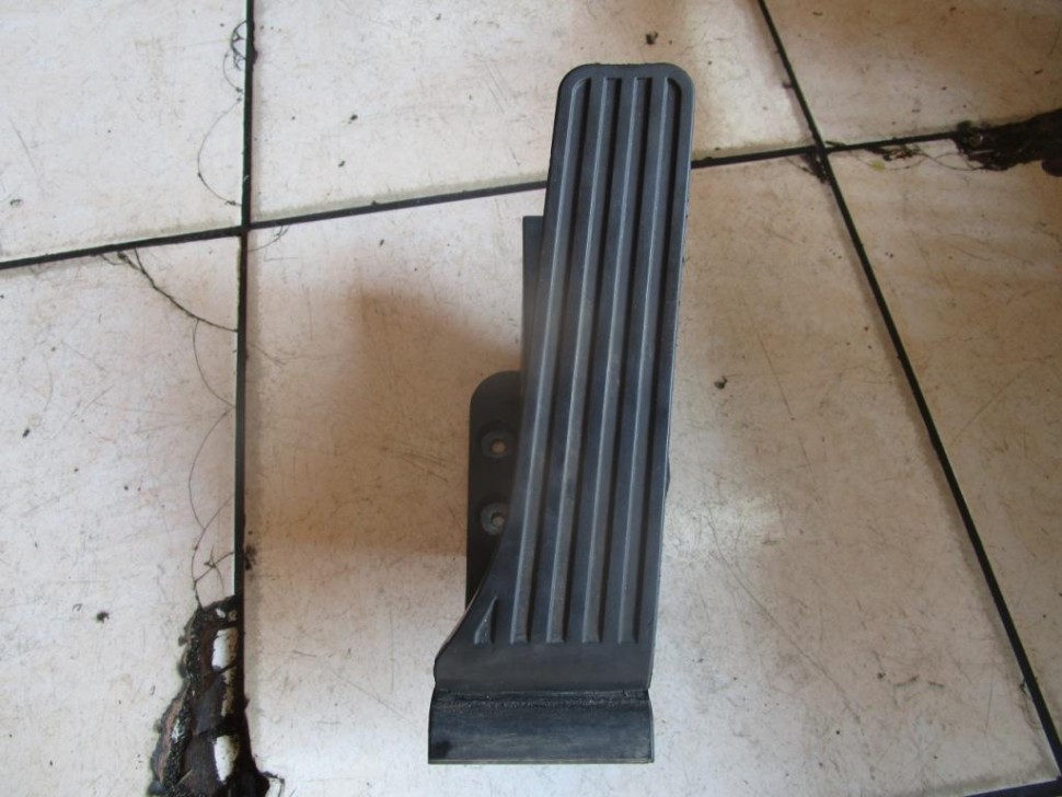 Педаль газа электронная MERCEDES-BENZ E-класс W212/S212/C207/A207 (2009 - 2013) фото 1 — Разборка Мерседес