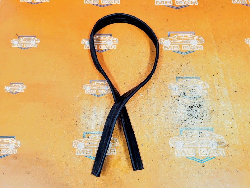 Уплотнитель моторного отсека MERCEDES-BENZ GLC-класс X253 (2015 - 2019) фото 1 — Разборка Мерседес