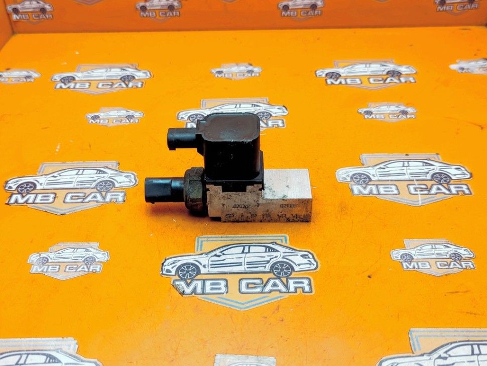 Блок клапанов пневмоподвески MERCEDES-BENZ E-класс AMG W211/S211 (2002 - 2006) фото 1 — Разборка Мерседес