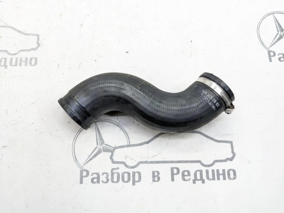 Патрубок интеркулера MERCEDES-BENZ Vito W638 (1996 - 2003) фото 1 — Разборка Мерседес