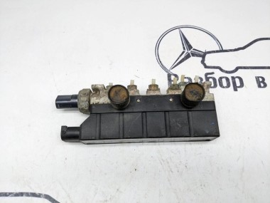 Блок клапанов пневмоподвески MERCEDES-BENZ S-класс W220 рестайлинг (2002 - 2005) — Разборка Мерседес