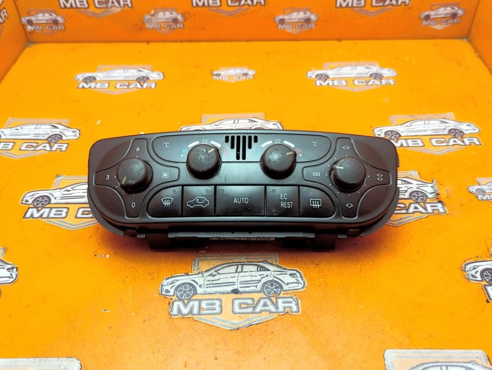 Панель управления климатом MERCEDES-BENZ C-класс W203/S203/CL203 (2000 - 2004) фото 1 &mdash; Разборка Мерседес