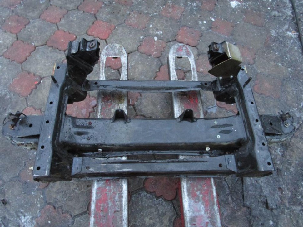 Подрамник передний MERCEDES-BENZ Sprinter Classic I (1995 - 2025) фото 1 — Разборка Мерседес