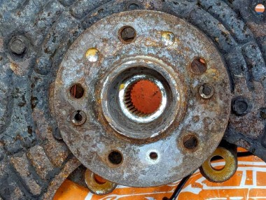 Кулак поворотный передний левый MERCEDES-BENZ R-класс W251 (2005 - 2007) — Разборка Мерседес