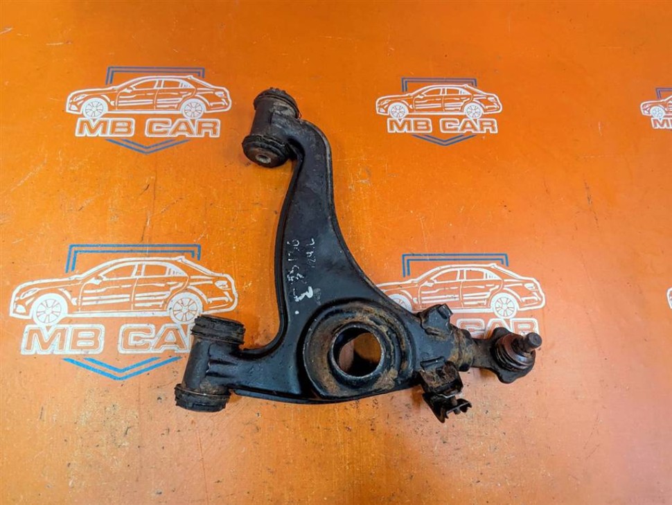 Рычаг передний нижний правый MERCEDES-BENZ W124 W124/S124/C124/A124 (1984 - 1993) фото 1 — Разборка Мерседес