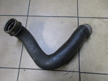 Патрубок интеркулера MERCEDES-BENZ E-класс W211/S211 (2002 - 2006) — Разборка Мерседес