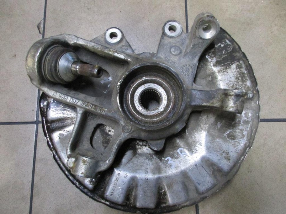 Кулак подвески задний правый MERCEDES-BENZ M-класс W166 (2011 - 2015) фото 1 — Разборка Мерседес