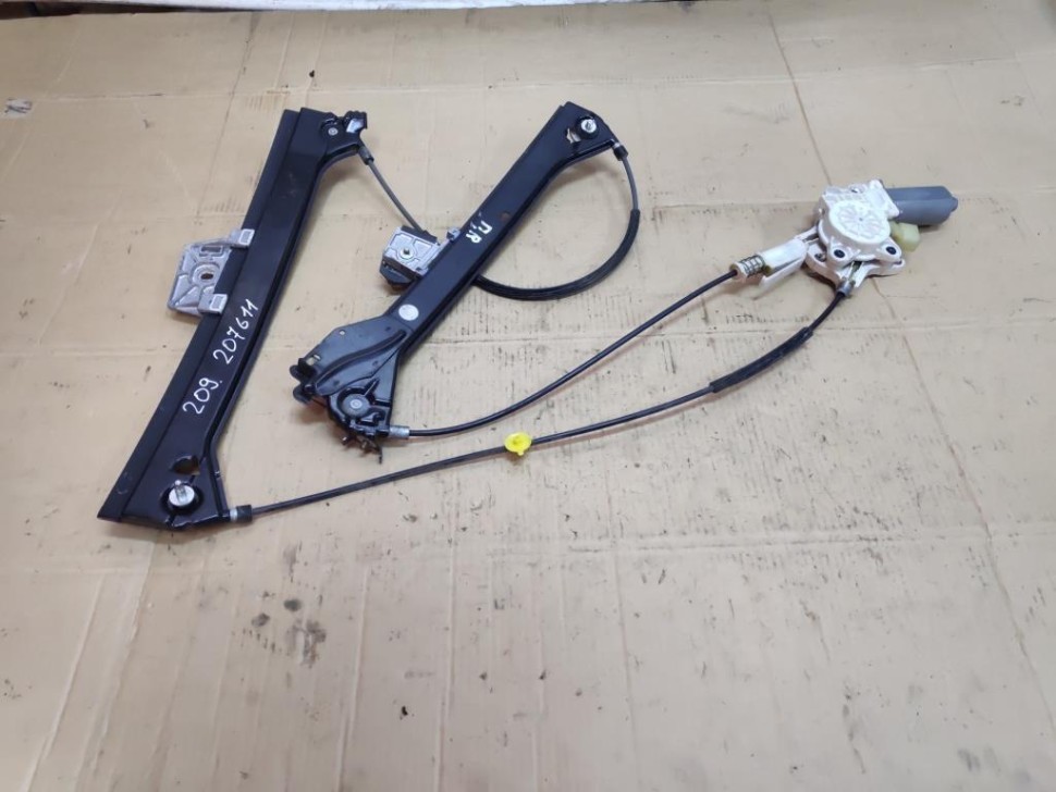 Стеклоподъемник передний правый MERCEDES-BENZ CLK-класс C209/W209 (2002 - 2005) фото 1 — Разборка Мерседес