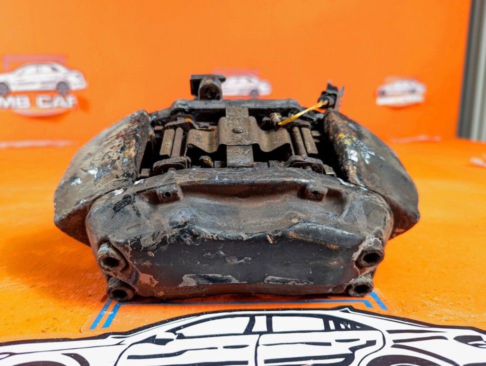 Суппорт передний правый MERCEDES-BENZ S-класс W220 (1998 - 2005) фото 1 &mdash; Разборка Мерседес