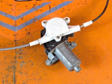 Стеклоподъемник передний правый MERCEDES-BENZ V-класс W638/W639 (1996 - 2003) V 220 2.1 D AT (122 л.с.) &mdash; Разборка Мерседес