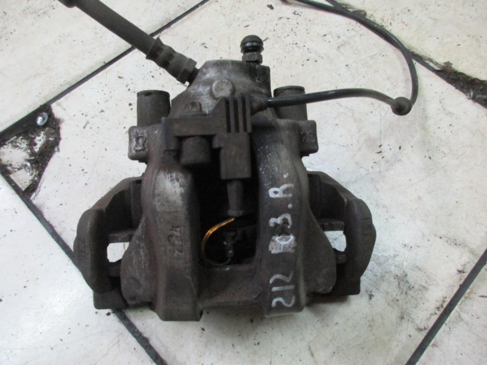 Суппорт задний правый MERCEDES-BENZ E-класс W212/S212/C207/A207 рестайлинг (2013 - 2016) фото 1 — Разборка Мерседес