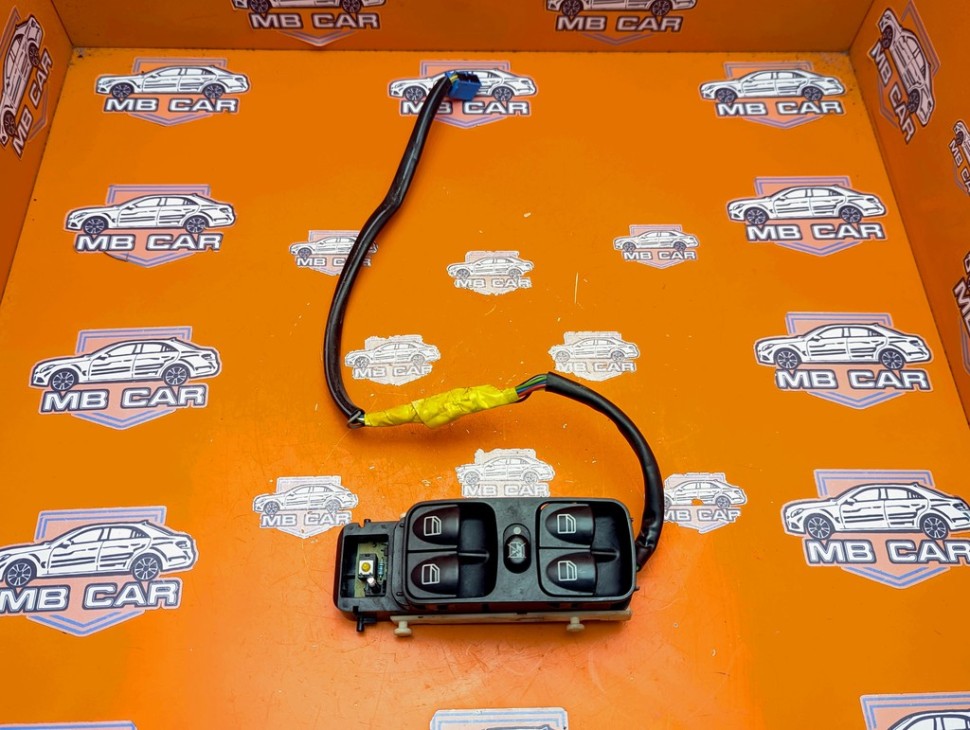 Блок кнопок стеклоподъемников MERCEDES-BENZ C-класс W203/S203/CL203 (2000 - 2004) фото 1 — Разборка Мерседес