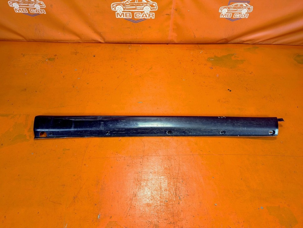 Порог пластиковый правый MERCEDES-BENZ M-класс W163 рестайлинг (2001 - 2005) фото 1 &mdash; Разборка Мерседес