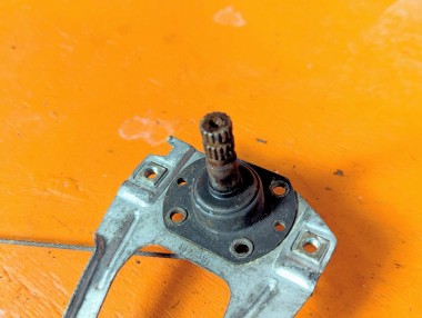 Стеклоподъемник задний левый MERCEDES-BENZ E-класс W124/S124/C124/A124 (1984 - 1997) &mdash; Разборка Мерседес