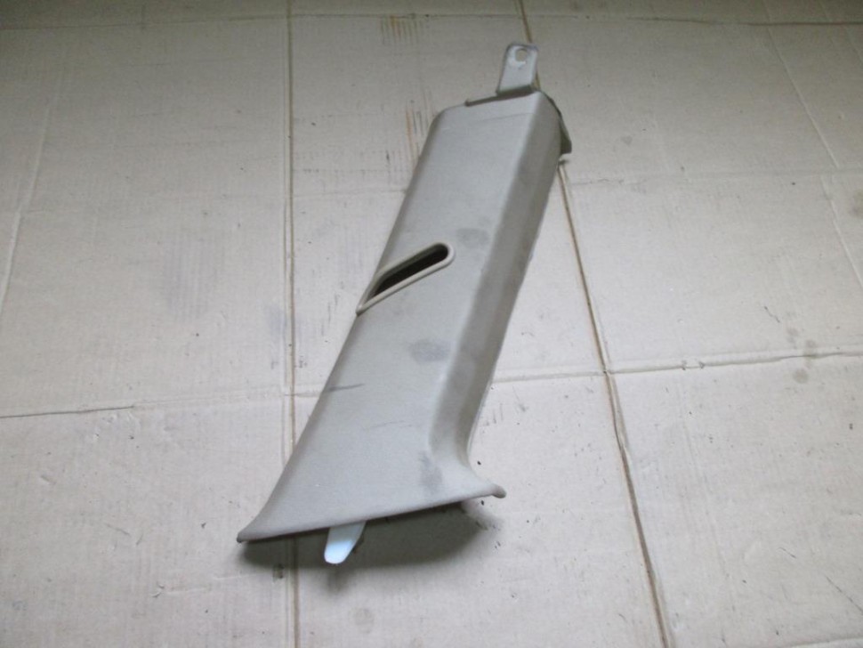 Накладка задней стойки MERCEDES-BENZ R-класс W251 (2005 - 2007) фото 1 — Разборка Мерседес