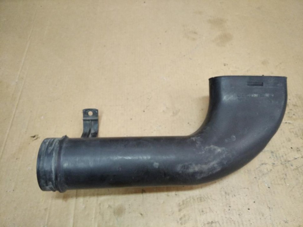 Патрубок воздушный MERCEDES-BENZ C-класс W203/S203/CL203 (2000 - 2004) фото 1 — Разборка Мерседес