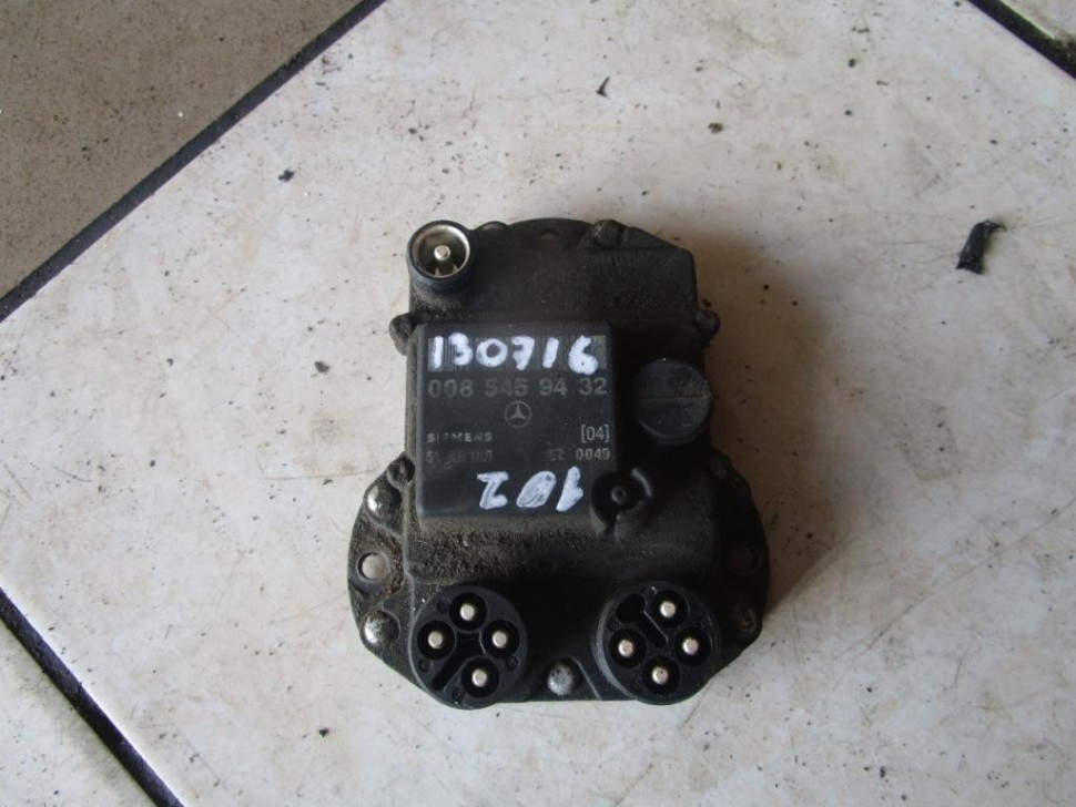 Коммутатор зажигания MERCEDES-BENZ E-класс W124/S124/C124/A124 (1984 - 1997) фото 1 — Разборка Мерседес
