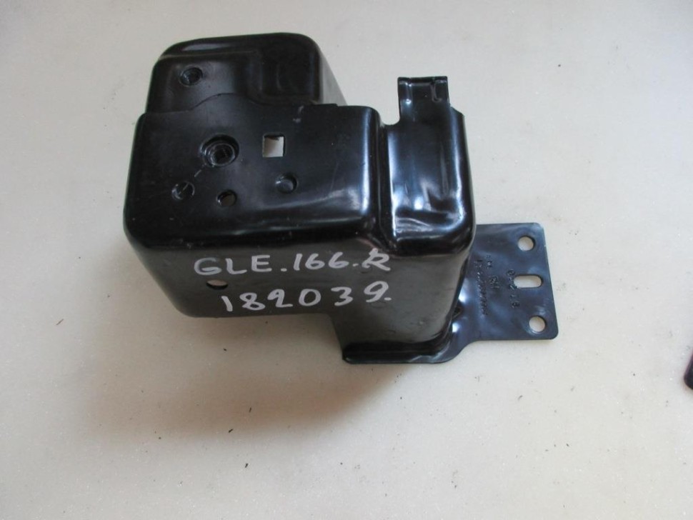 Кронштейн MERCEDES-BENZ GLE-класс W166 (2015 - 2018) фото 1 — Разборка Мерседес