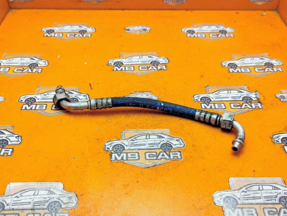 Трубка ОЖ MERCEDES-BENZ E-класс W124/S124/C124/A124 (1984 - 1997) фото 1 &mdash; Разборка Мерседес