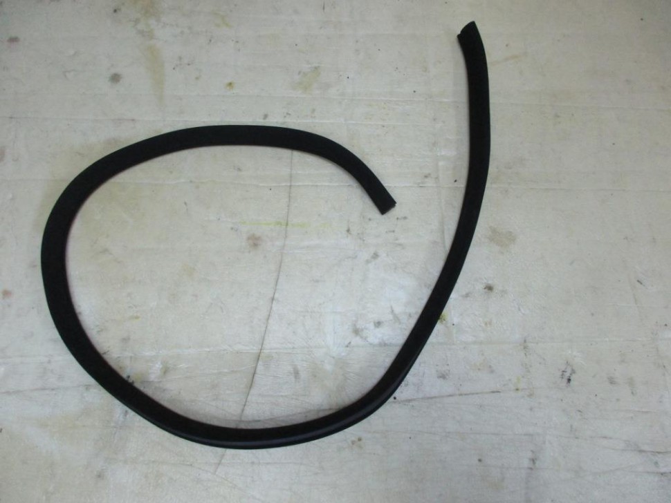 Уплотнитель дверного проема ( на кузове ) MERCEDES-BENZ CLS-класс C219 (2004 - 2008) фото 1 — Разборка Мерседес