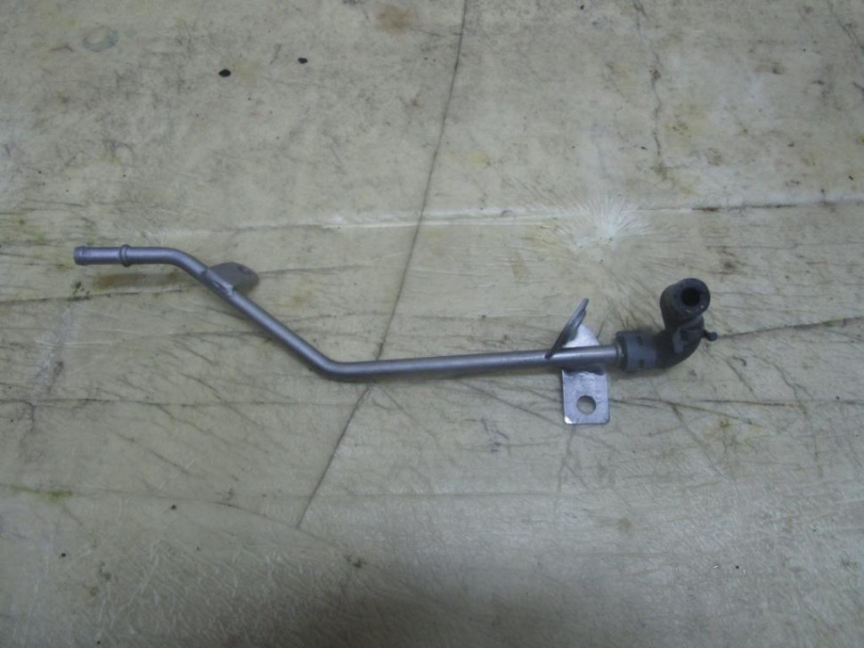 Трубка вентиляции MERCEDES-BENZ CLS-класс C218/X218 рестайлинг (2014 - 2017) фото 1 — Разборка Мерседес