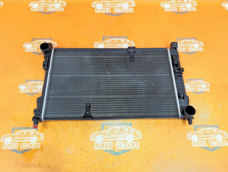 Радиатор MERCEDES-BENZ C-класс W203/S203/CL203 (2000 - 2004) фото 1 — Разборка Мерседес
