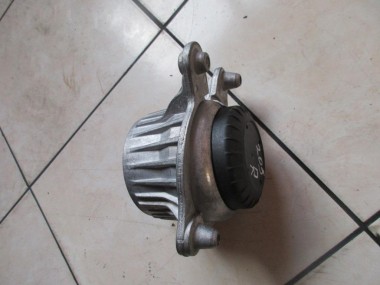 Опора двигателя MERCEDES-BENZ C-класс W205/S205/C205/A205 (2014 - 2018) — Разборка Мерседес