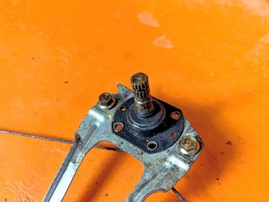 Стеклоподъемник задний левый MERCEDES-BENZ E-класс W124/S124/C124/A124 (1984 - 1997) &mdash; Разборка Мерседес