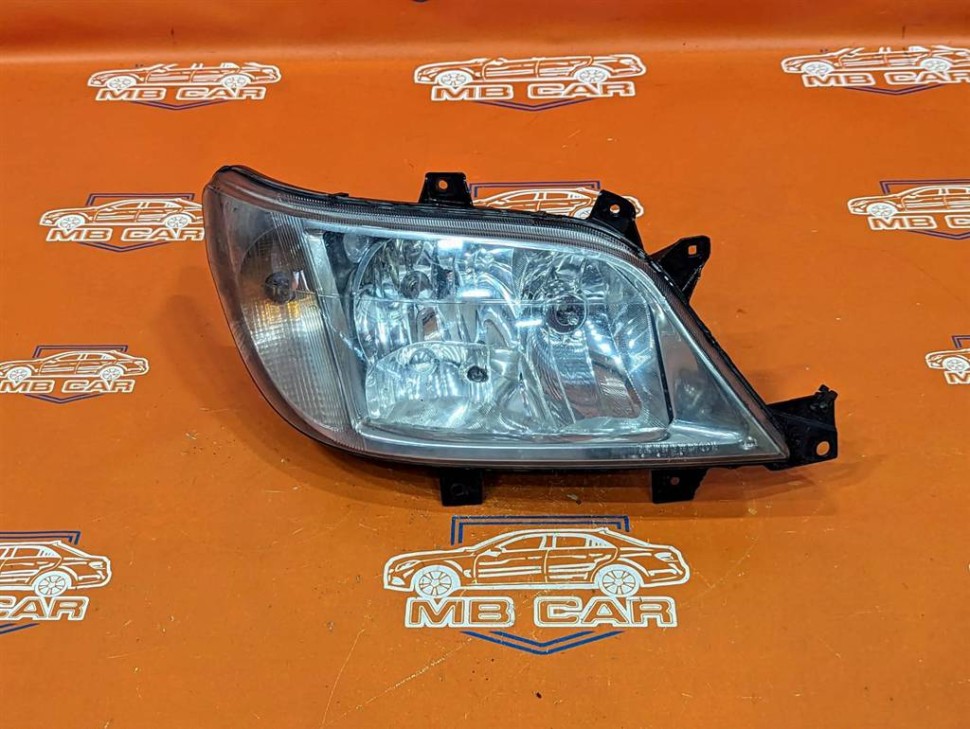 Фара правая MERCEDES-BENZ Sprinter W901-905 (1995 - 2006) фото 1 — Разборка Мерседес