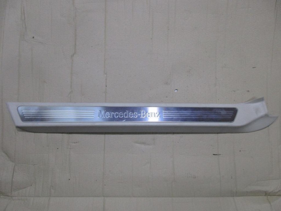 Накладка порога внутренняя MERCEDES-BENZ E-класс W212/S212/C207/A207 рестайлинг (2013 - 2016) фото 1 — Разборка Мерседес