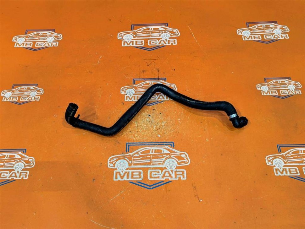 Патрубок ОЖ MERCEDES-BENZ A-класс W176 (2012 - 2015) фото 1 — Разборка Мерседес