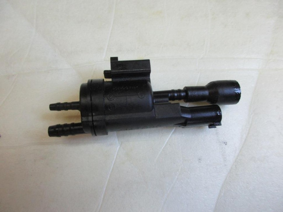 Клапан электромагнитный MERCEDES-BENZ C-класс W205/S205/C205/A205 (2014 - 2018) фото 1 &mdash; Разборка Мерседес