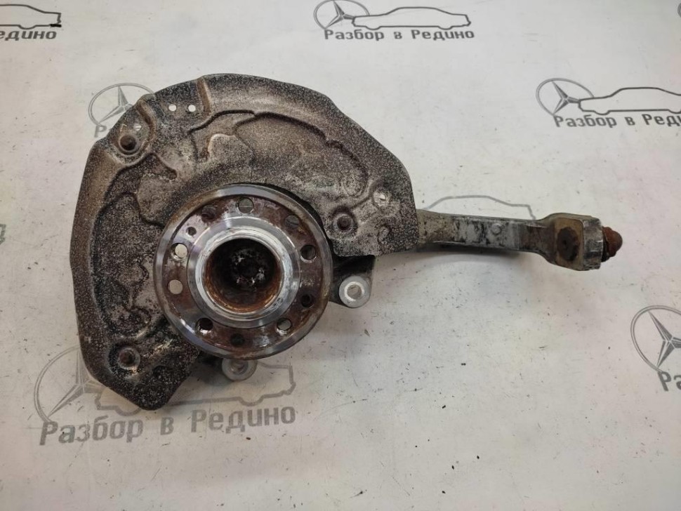 Кулак поворотный передний левый MERCEDES-BENZ C-класс W205/S205/C205/A205 (2014 - 2018) фото 1 — Разборка Мерседес