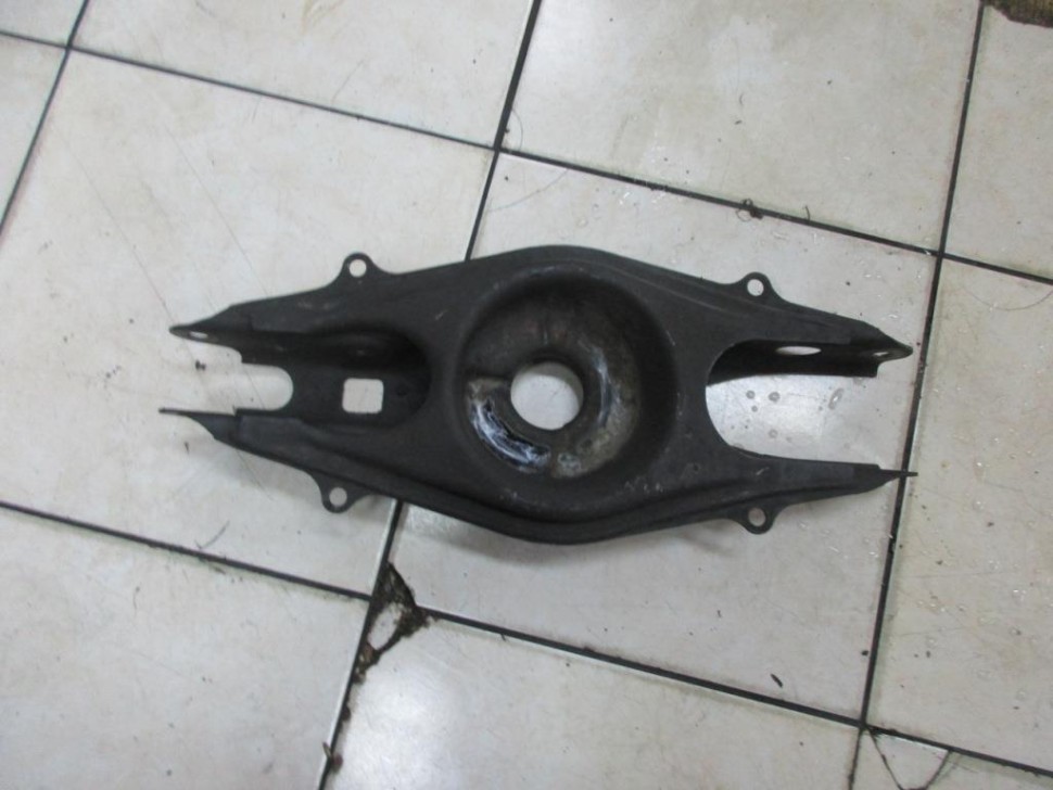 Рычаг задней стойки (лодка) MERCEDES-BENZ C-класс W204/S204/С204 рестайлинг (2011 - 2015) фото 1 — Разборка Мерседес