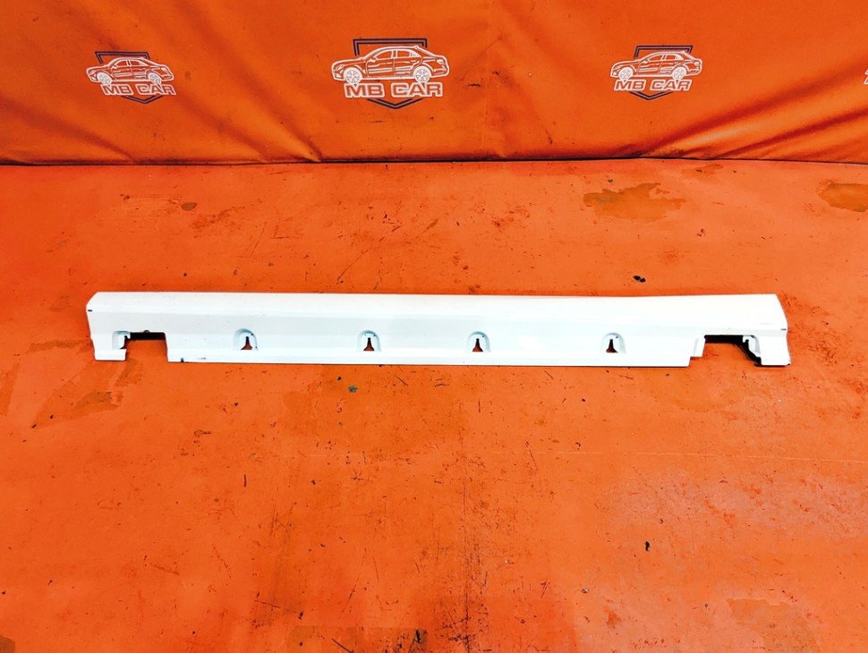 Порог пластиковый левый MERCEDES-BENZ GLE-класс W166 (2015 - 2018) фото 1 &mdash; Разборка Мерседес