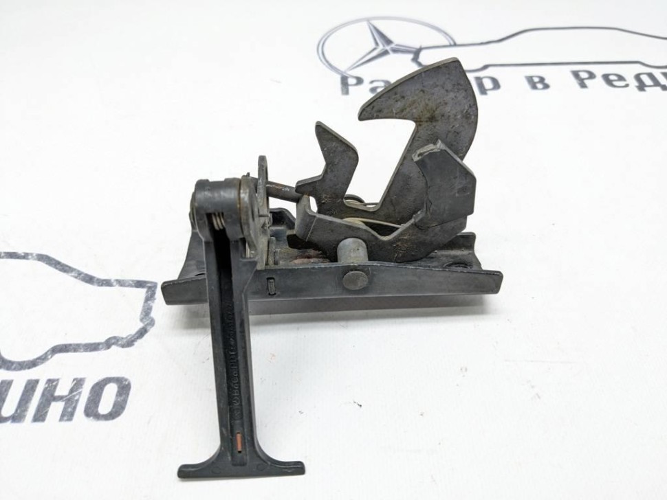 Замок капота MERCEDES-BENZ S-класс W220 рестайлинг (2002 - 2005) фото 1 — Разборка Мерседес