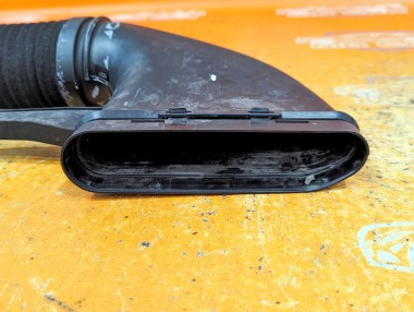 Патрубок воздушный MERCEDES-BENZ GLE-класс W166 (2015 - 2018) — Разборка Мерседес