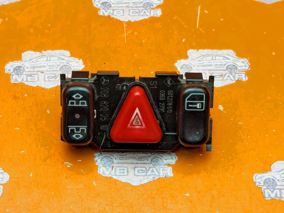 Кнопка аварийной сигнализации MERCEDES-BENZ CLK-класс C208/A208 рестайлинг (1999 - 2003) фото 1 — Разборка Мерседес
