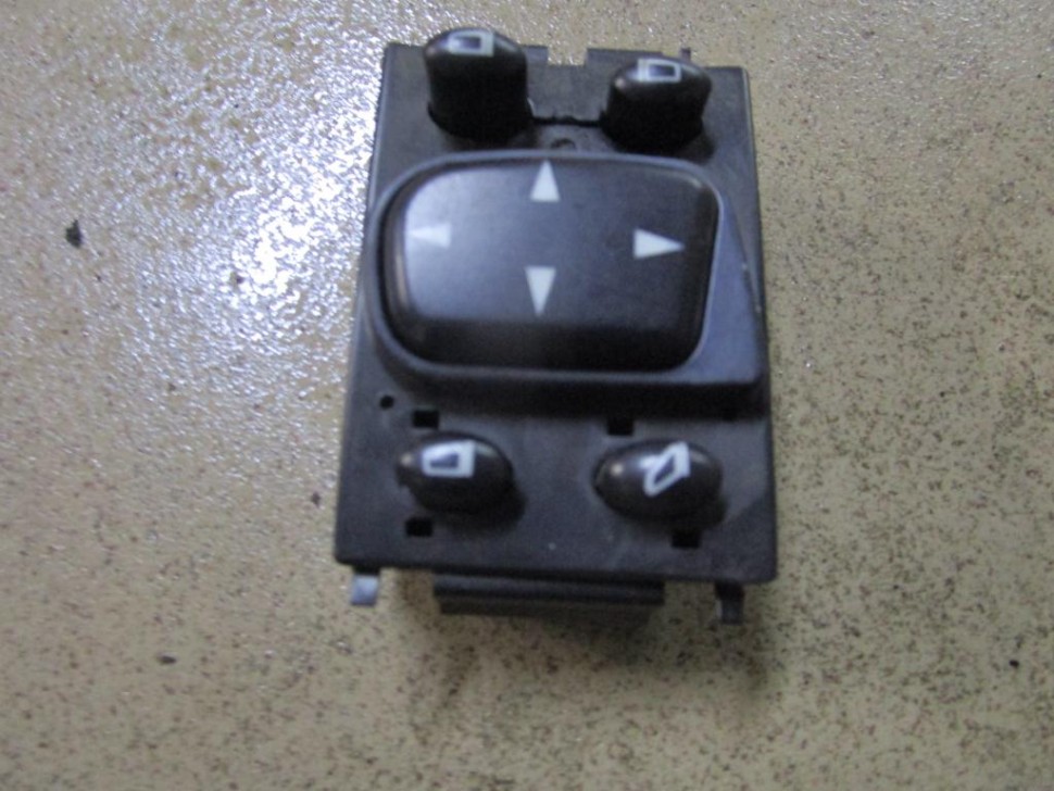 Кнопка регулировки зеркал MERCEDES-BENZ S-класс W220 рестайлинг (2002 - 2005) фото 1 — Разборка Мерседес